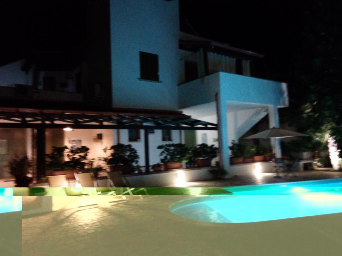 Casa Vacanza Augusto Uggiano La Chiesa Εξωτερικό φωτογραφία